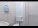 Appartamenti Jaki - 150 m from beach A1(4), SA2(2+1), A3(4), A4(4), SA5(3) Orebic - Peninsola di Peljesac  - Studio appartamento - SA2(2+1): il bagno con la toilette