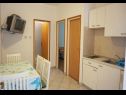 Appartamenti Tatjana - 300 m from beach: A1(2+2), A2(4) Banjol - Isola di Rab  - Appartamento - A2(4): la cucina con la sala da pranzo