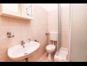 Appartamenti Vik - 250 m from beach A1(4), A2(3), A3(2), SA4(2) Brodarica - Riviera Sibenik  - Appartamento - A3(2): il bagno con la toilette