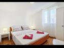 Appartamenti Jera-  barbecue and free berth for boat A1(4+1), A2(2+1) Baia Kanica (Rogoznica) - Riviera Sibenik  - Croazia - Appartamento - A1(4+1): la camera da letto