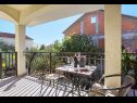 Appartamenti Vinx - grill and terrace A1(2+2), A2(2+2) Baia Kanica (Rogoznica) - Riviera Sibenik  - Croazia - Appartamento - A2(2+2): il balcone