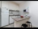 Appartamenti Anica A1(2+1), A2(2+2) Baia Kanica (Rogoznica) - Riviera Sibenik  - Croazia - Appartamento - A2(2+2): la cucina con la sala da pranzo