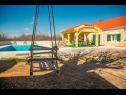 Casa vacanza Villa Karaga - with private pool: H(8+1) Ljubotic - Riviera Sibenik  - Croazia - il cortile
