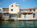Appartamenti Mirni - 5 m from sea: A1(2+1) Luka (Isola di Prvic) - Riviera Sibenik  - la casa