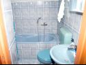 Appartamenti Mirni - 5 m from sea: A1(2+1) Luka (Isola di Prvic) - Riviera Sibenik  - Appartamento - A1(2+1): il bagno con la toilette