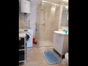 Appartamenti Maria - 100 m from sea: A1(2) Pirovac - Riviera Sibenik  - Appartamento - A1(2): il bagno con la toilette