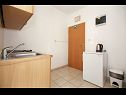 Appartamenti Tea - parking and grill, 100 m from sea A1(2+1), SA2(2), SA3(2), A4(4+2) Rogoznica - Riviera Sibenik  - Studio appartamento - SA2(2): la cucina