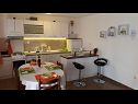 Appartamenti Fran - only 150m from beach: A1(4+2), A2(2+1) Rogoznica - Riviera Sibenik  - Appartamento - A1(4+2): la cucina con la sala da pranzo