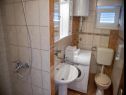 Appartamenti Zdrave - with parking; SA1(2+1), SA2(2+1), A3(4+1), A4(3+2) Rogoznica - Riviera Sibenik  - Appartamento - A3(4+1): il bagno con la toilette