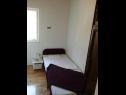 Appartamenti Njoko - sea view & private parking: A1(2+2), A2(3+2) Sepurine (Isola di Prvic) - Riviera Sibenik  - Appartamento - A2(3+2): la camera da letto