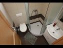 Appartamenti Deep Blue A1 PR(6+1), A2 KAT(6+1), A3(4+1) Srima - Riviera Sibenik  - Appartamento - A2 KAT(6+1): il bagno con la toilette