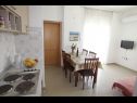 Appartamenti Deep Blue A1 PR(6+1), A2 KAT(6+1), A3(4+1) Srima - Riviera Sibenik  - Appartamento - A3(4+1): la cucina con la sala da pranzo