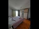 Appartamenti Ante - 10 m from sea: A1(6) Srima - Riviera Sibenik  - Appartamento - A1(6): la camera da letto