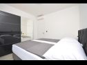 Appartamenti Ivan M - 20m to the beach: A1(4+1), A2(4+2), A3(4+2) Srima - Riviera Sibenik  - Appartamento - A1(4+1): la camera da letto