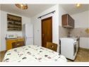 Appartamenti Mio - 100 m from beach: A1(6+1), A2(4+1) Stupin Celine (Rogoznica) - Riviera Sibenik  - Appartamento - A2(4+1): la cucina con la sala da pranzo