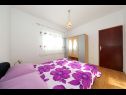 Appartamenti Mili - 200m from the beach: A1(4), A2(5) Bungalov Tribunj - Riviera Sibenik  - Appartamento - A2(5) Bungalov: la camera da letto