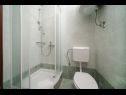 Appartamenti Josip - free parking and BBQ: A1(4), A2(2+1) Vodice - Riviera Sibenik  - Appartamento - A2(2+1): il bagno con la toilette
