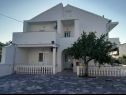 Appartamenti Kati - 150 m from beach: A2(4), A4(2), SA3(2), SA5(2), SA6(2) Vodice - Riviera Sibenik  - la casa