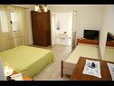 Appartamenti Araz - parking and barbecue: A1(4+1), A2(3) Vodice - Riviera Sibenik  - Appartamento - A2(3): la camera da letto