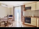 Appartamenti Lasan - 150 m from sea: A1(4), A2(4) Vodice - Riviera Sibenik  - Appartamento - A2(4): la cucina con la sala da pranzo