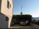 Appartamenti Mira - 20 m from pebble beach: A1(4+1), A2(4) Zaboric - Riviera Sibenik  - il parcheggio