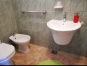 Appartamenti Primo - sea view: A1(2+1), A2(4), A3(4), A4(3+1) Baia Banje (Rogac) - Isola di Solta  - Croazia - Appartamento - A2(4): il bagno con la toilette