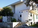 Appartamenti Elizabet - great location & close to the beach: A1(4+2), A2(2+2) Maslinica - Isola di Solta  - la casa