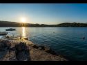 Casa vacanza More - with large terrace : H(4) Necujam - Isola di Solta  - Croazia - la spiaggia