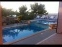 Appartamenti Mlad - with pool: A1(2+1), A2(2+1), A4(2+1), A3(2) Rogac - Isola di Solta  - la piscina