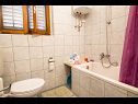 Appartamenti Marko - 10 m from sea: A3-Veliki(4+1) Stomorska - Isola di Solta  - Appartamento - A3-Veliki(4+1): il bagno con la toilette
