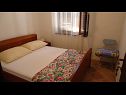 Appartamenti Pava - 15m from the sea: A1(5+1), A2(4) Stomorska - Isola di Solta  - Appartamento - A1(5+1): la camera da letto