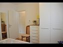 Appartamenti Sonja - 10m from beach : A1-Plavi(2), A2-Zeleni(2+2), A3-Bez(2+2) Stomorska - Isola di Solta  - Appartamento - A3-Bez(2+2): la camera da letto