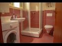 Appartamenti Daira - great location A1(2), A2(2), A3(4) Stomorska - Isola di Solta  - Appartamento - A1(2): il bagno con la toilette