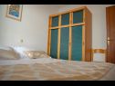 Appartamenti Daira - great location A1(2), A2(2), A3(4) Stomorska - Isola di Solta  - Appartamento - A2(2): la camera da letto