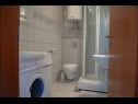 Appartamenti Daira - great location A1(2), A2(2), A3(4) Stomorska - Isola di Solta  - Appartamento - A2(2): il bagno con la toilette