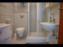 Appartamenti Daira - great location A1(2), A2(2), A3(4) Stomorska - Isola di Solta  - Appartamento - A2(2): il bagno con la toilette