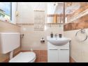 Appartamenti Niko - modern: SA1(2), A2(2+2), A3(2+2), A4(4+2) Kastel Luksic - Riviera Split  - Studio appartamento - SA1(2): il bagno con la toilette