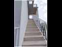 Appartamenti Ivan - modern: A1(6+2) Kastel Luksic - Riviera Split  - la scalinata