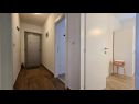 Appartamenti Ines - cosy with free parking: A1(4) Kastel Stari - Riviera Split  - Appartamento - A1(4): il corridoio