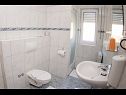 Appartamenti e camere Anka - with open jacuzzi: SA4(2), SA2(2), R1(2), R3(2), R5(2) Podstrana - Riviera Split  - Camera - R5(2): il bagno con la toilette