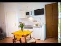 Appartamenti Robi - 50m from beach SA2(2+1), SA4(2+1), R1(2), R3(2) Podstrana - Riviera Split  - Studio appartamento - SA2(2+1): la cucina con la sala da pranzo