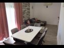 Appartamenti Ivo - free parking & BBQ: A1(6) Sinj - Riviera Split  - Appartamento - A1(6): la sala da pranzo