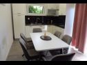 Appartamenti Ivo - free parking & BBQ: A1(6) Sinj - Riviera Split  - Appartamento - A1(6): la cucina con la sala da pranzo