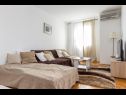 Appartamenti Jurica - 300 m from sea: A1 Lea(2+1), A2 Roko(2+1) Split - Riviera Split  - il soggiorno