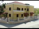 Appartamenti Mana - 250 m from sea: A1(6+2) Split - Riviera Split  - la casa