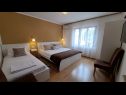 Appartamenti Per - 80 m from beach: SA2(2+1), A5(3), A6(2+1), A45(8), SA3(3), A7(2+1) Marina - Riviera Trogir  - Appartamento - A5(3): la camera da letto