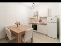Appartamenti Lux 1 - heated pool: A1(4), A4(4) Marina - Riviera Trogir  - Appartamento - A4(4): la cucina con la sala da pranzo