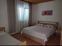 Appartamenti Anđelka - 50 m from beach: A3(9), A4(4), A5(2) Marina - Riviera Trogir  - Appartamento - A3(9): la camera da letto