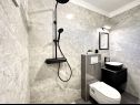 Appartamenti Mia - with pool: A1(4) Marina - Riviera Trogir  - Appartamento - A1(4): il bagno con la toilette