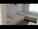 Casa vacanza Viki - with heated pool: H(6+1) Plano - Riviera Trogir  - Croazia - H(6+1): la camera da letto